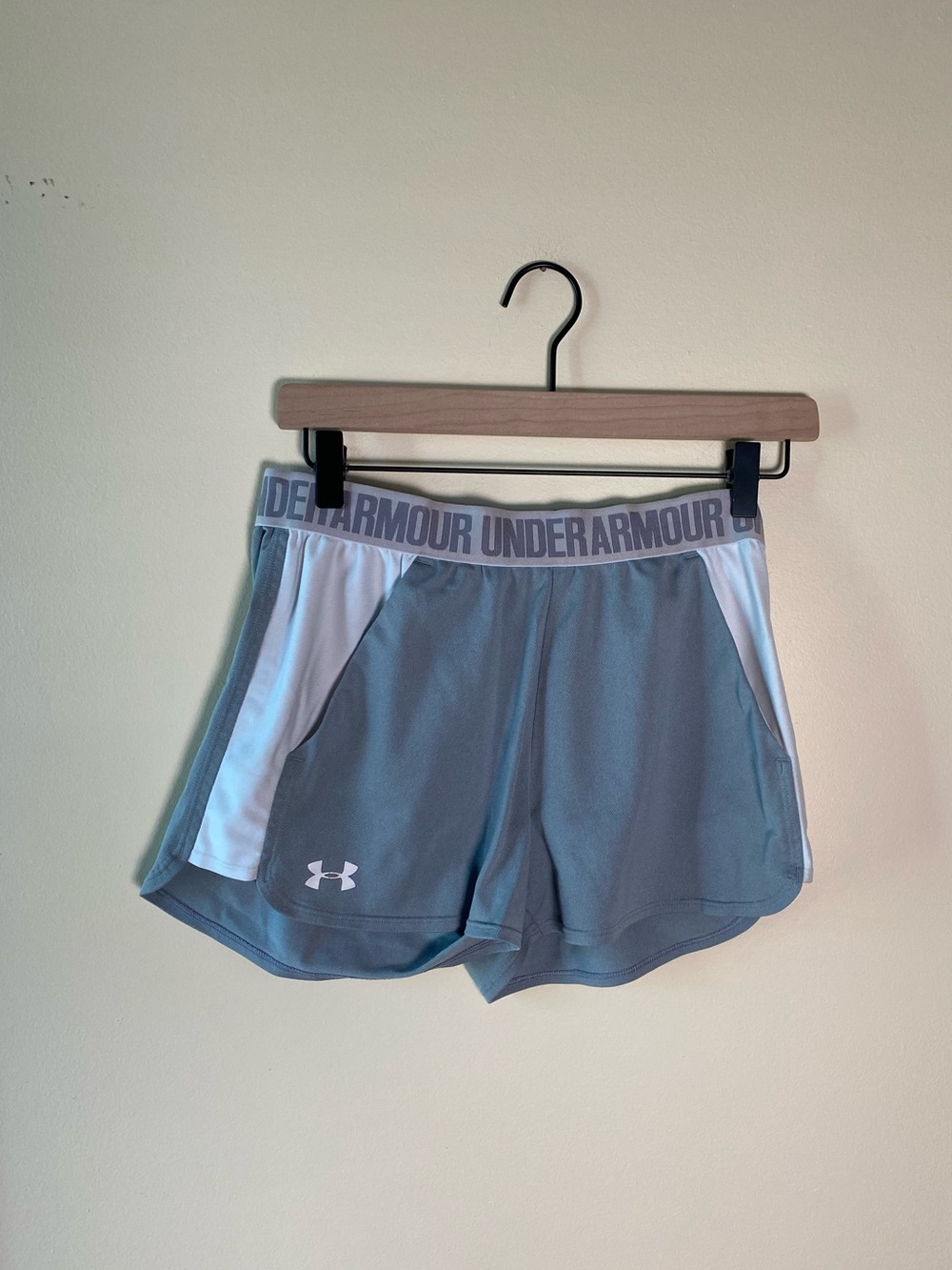 Under Armour Women's Athletic Shorts Grey And White Not Lined Size small?